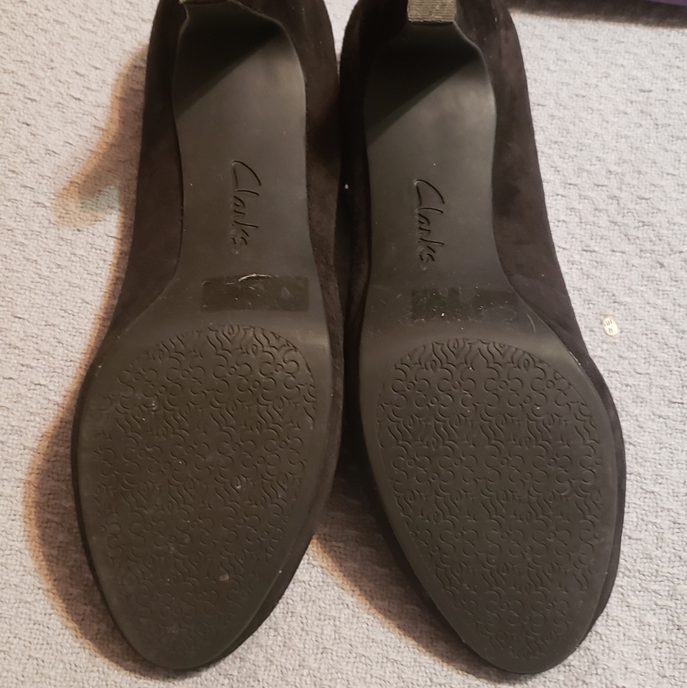 Heels - Picture 3 of 4